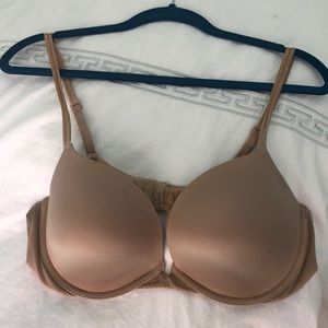 38C Victoria secret very sexy push up in nude.
